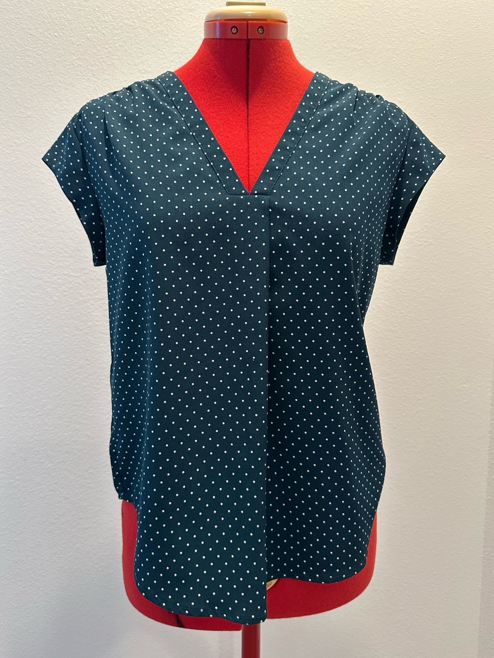 Monday Fun - Lillian V-Neck Blouse - Women's Size Extra Small Petite